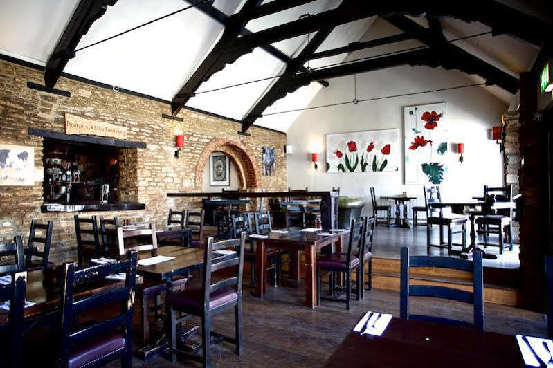 Priory Inn Tetbury Eksteriør billede